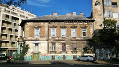 Old residential buildings at the beginning of Fiumei street