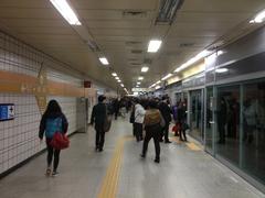 Yaksu Station Seoul Line 6 platform