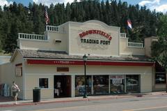 Brownfield's Trading Post building in Estes Park with mountains in the background