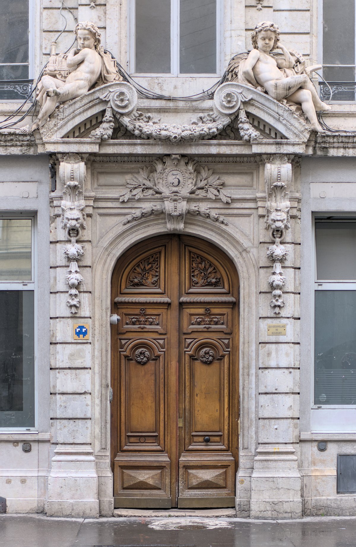 Door at number 3 on Rue du Président Édouard Herriot in Lyon 1er