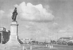 Plac Dzierżyńskiego (Bankowy) in Warsaw in early 1950s