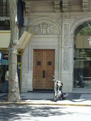 Portico of the building at Avenida de Mayo 1229, a historic architectural landmark in Buenos Aires