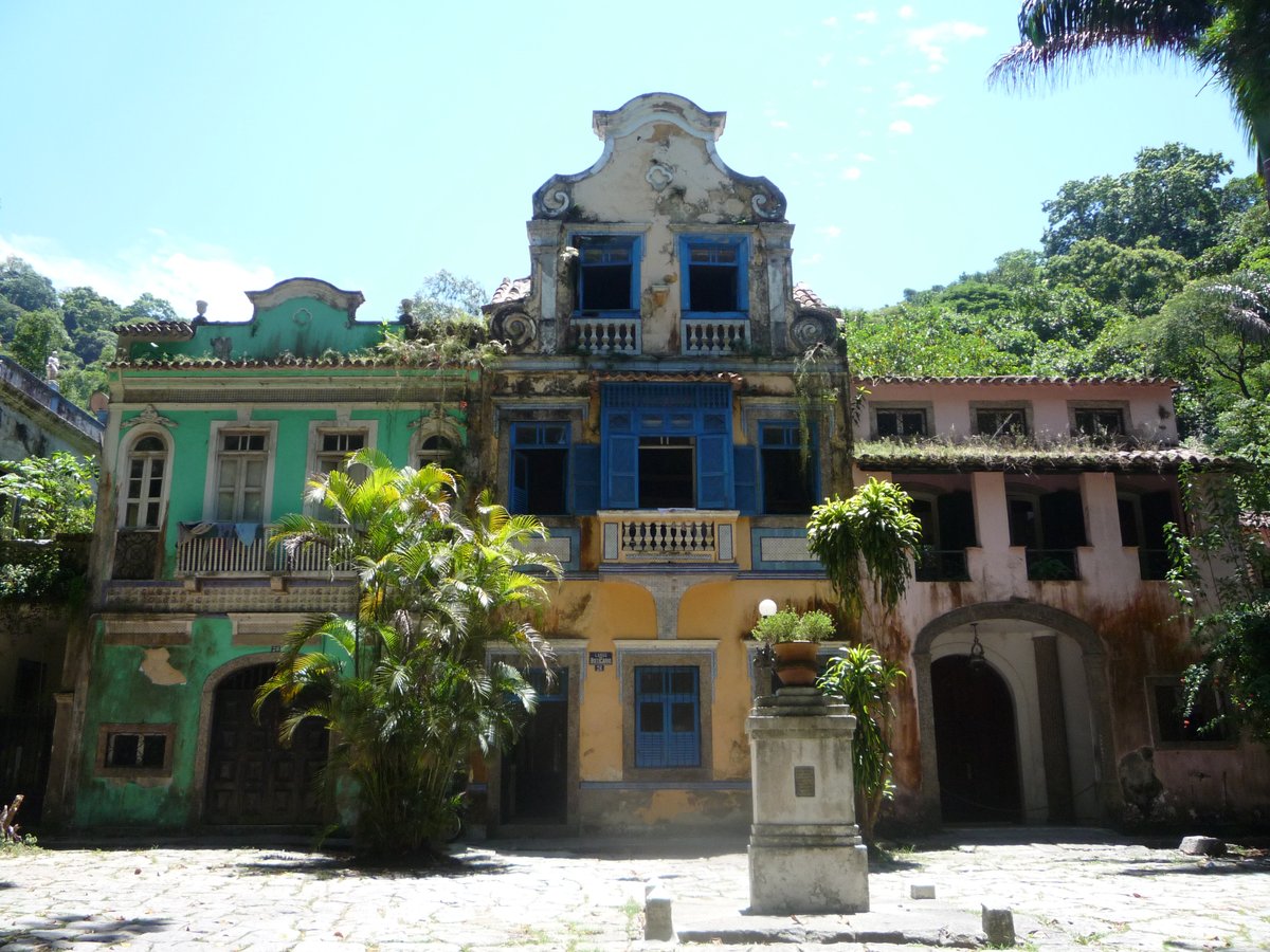 Largo do Boticário square in Rio de Janeiro with colonial houses and cobblestone street
