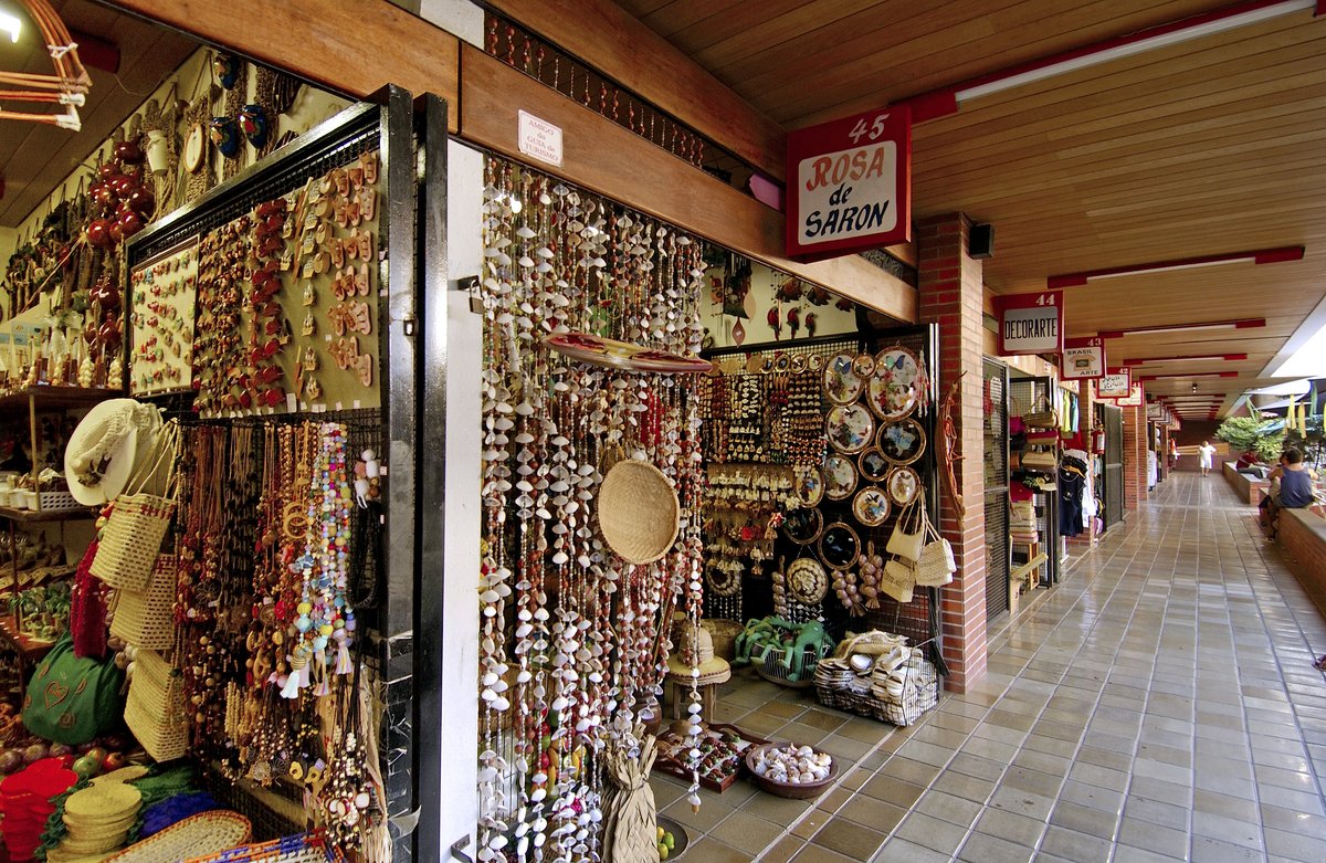 Interior shops at the Paraibano Handicraft Market in Tambaú, João Pessoa, Paraíba