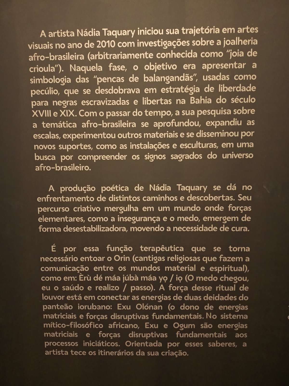 Art installation Caminho de Ferro by Nádia Taquary at Onà Irin exhibition in Museu de Arte do Rio