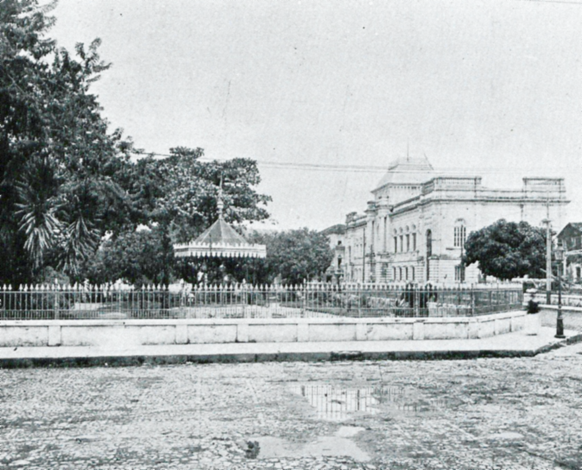Historic view of Praça da Piedade in Salvador Bahia with the old Superior Tribunal building from 1921