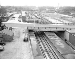Davisville TTC subway station looking south with platforms and tracks