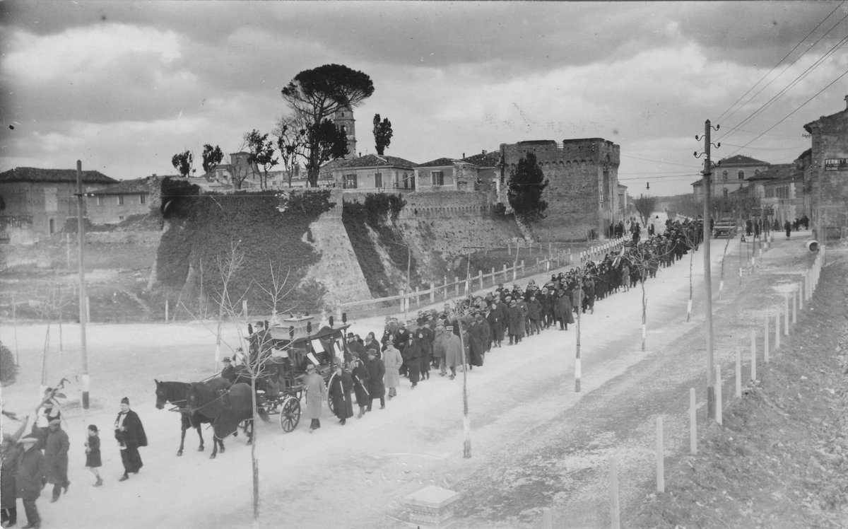Black and white photograph of the funerals of Garibaldino Giovanni Rupoli in Fano, 1932