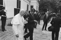 Pope John Paul II and Prime Minister Ruud Lubbers at Catshuis during papal visit to the Netherlands in 1985