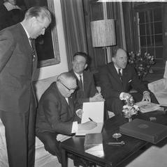 Chancellor Ludwig Erhard visiting the Catshuis in Holland on March 2, 1964, with dignitaries including Schroder, Marijnen, and Luns