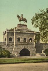 Grant Monument in Lincoln Park Chicago large stone statue of Ulysses S Grant