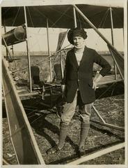Black and white photo of Leda Richberg-Hornsby, American aviator, taken in 1916 at Midland Beach, Staten Island