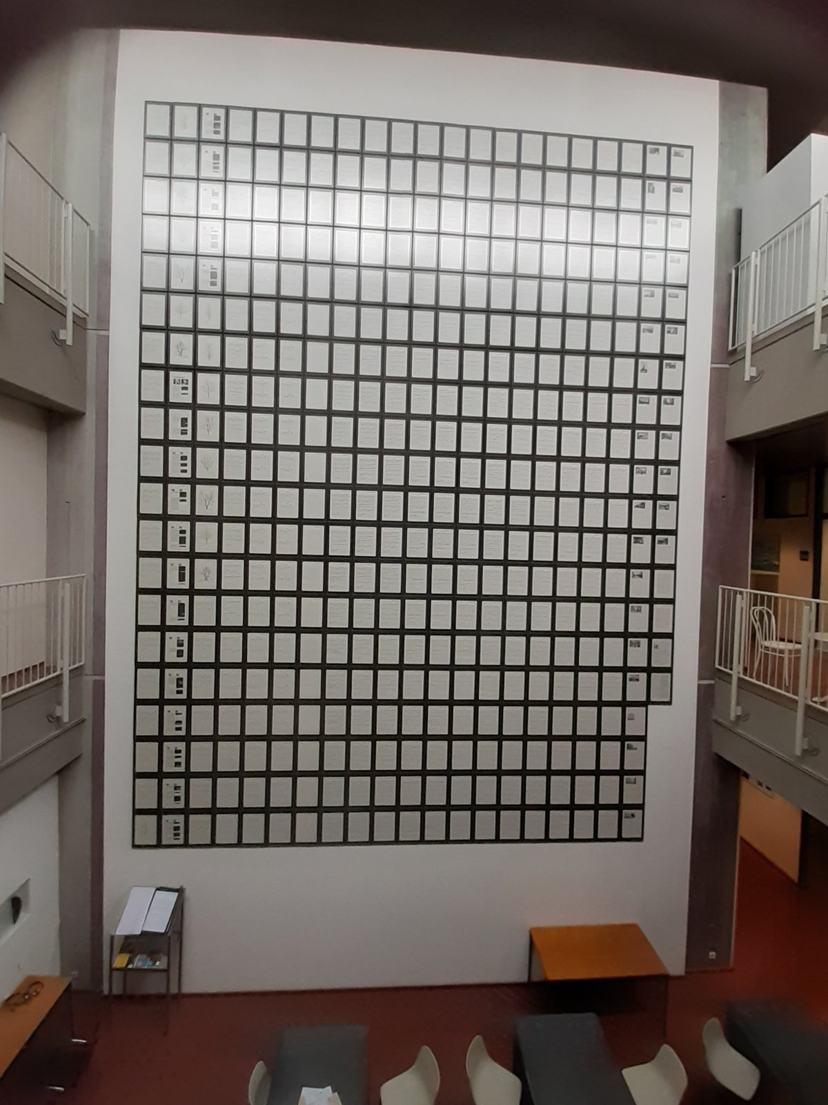 Hanne Darboven artwork Wende 80 displayed in Lichthof Gebäude M at TUHH Hamburg