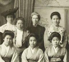 Graduation ceremony of Joshi Eigaku Juku (Tsuda College) in 1905 featuring Ume Tsuda, Anna Cope Hartshorne, and Michi Kawai