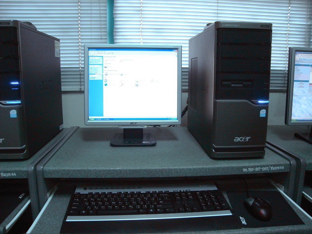 Acer Veriton desktop computer found in Chiang Mai University