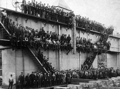 Södra Varvet shipyard workers gathered around a newly built ship in 1885