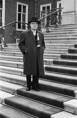 Mr. Van Dis from SGP posing during Queen Juliana's cabinet formation advisors meeting at Huis ten Bosch Palace on May 18, 1963