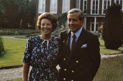 Royal Family at Huis ten Bosch Palace slightly backlit photo in August 1983