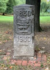 Monument Stele 1830-1930 near Ixelles Ponds in September 2019