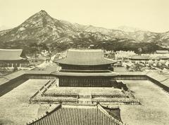 Illustrations of Gyeongbokgung Palace in an artbook