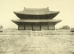 Illustrations of Gyeongbokgung Palace in a traditional Korean artbook