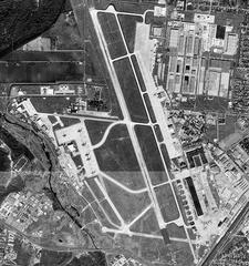 Aerial view of Kelly Air Force Base in Texas on 7 January 1995