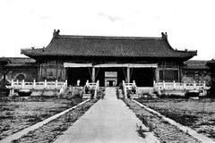Traditional Chinese courtyard in the Forbidden City with Thor in the fifth courtyard