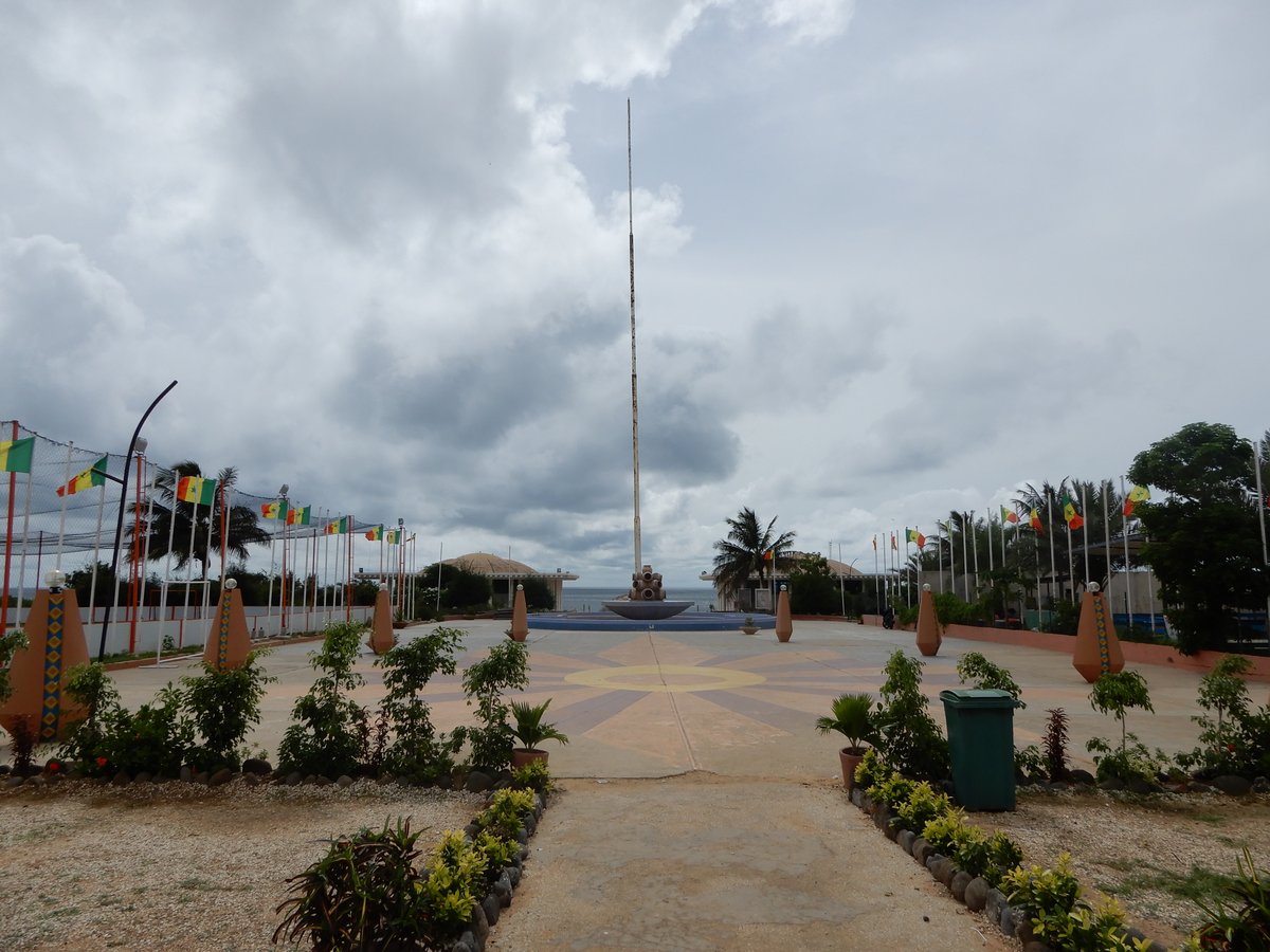 Place du Souvenir africain in Dakar with sculptures and trees