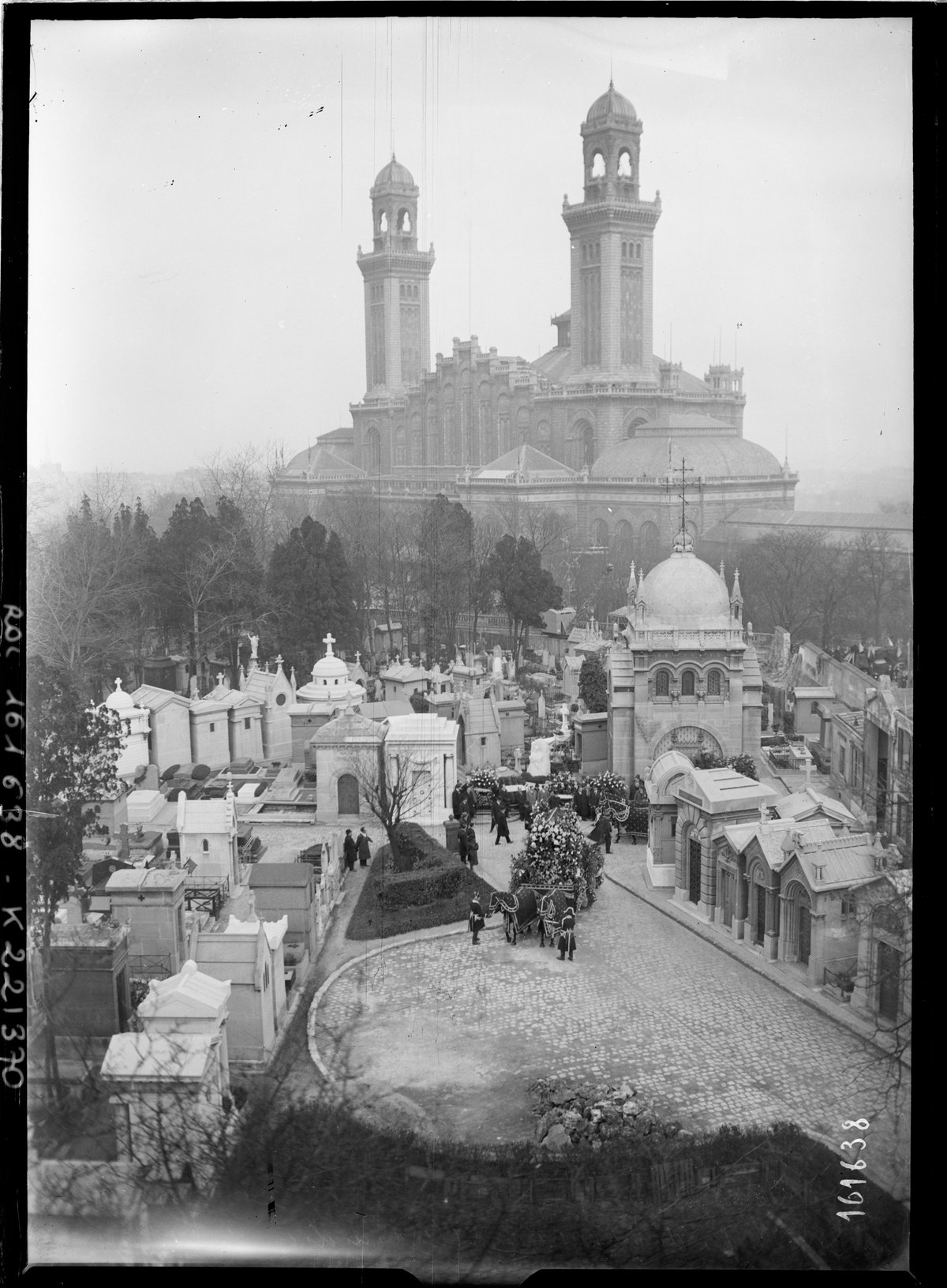 Funeral procession and ceremonies for Aristide Briand at Passy Cemetery, Paris in 1932