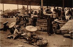 Old bustling market scene at Đồng Xuân before construction was completed