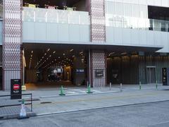 Bus station at Tokyu Kabukicho Tower seen from the exit on the Seibu Shinjuku station side