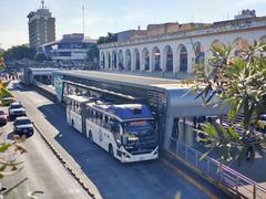 Unidad 3 del sistema BRT Mi Macro Calzada at San Juan de Dios station in Guadalajara, Mexico