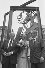 Unveiling of the monument for Willem Drees by Mrs. C. Bouma-Drees in The Hague, 1988