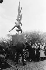 Princess Juliana and Prince Bernhard laying a wreath at the Englandspiel monument unveiling in The Hague, May 3, 1980