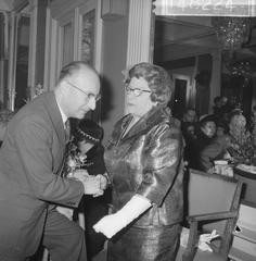 75th birthday celebration of Henriette Davids at Theater Carré with alderman Van der Bergh presenting a 1,000 guilder annual gift