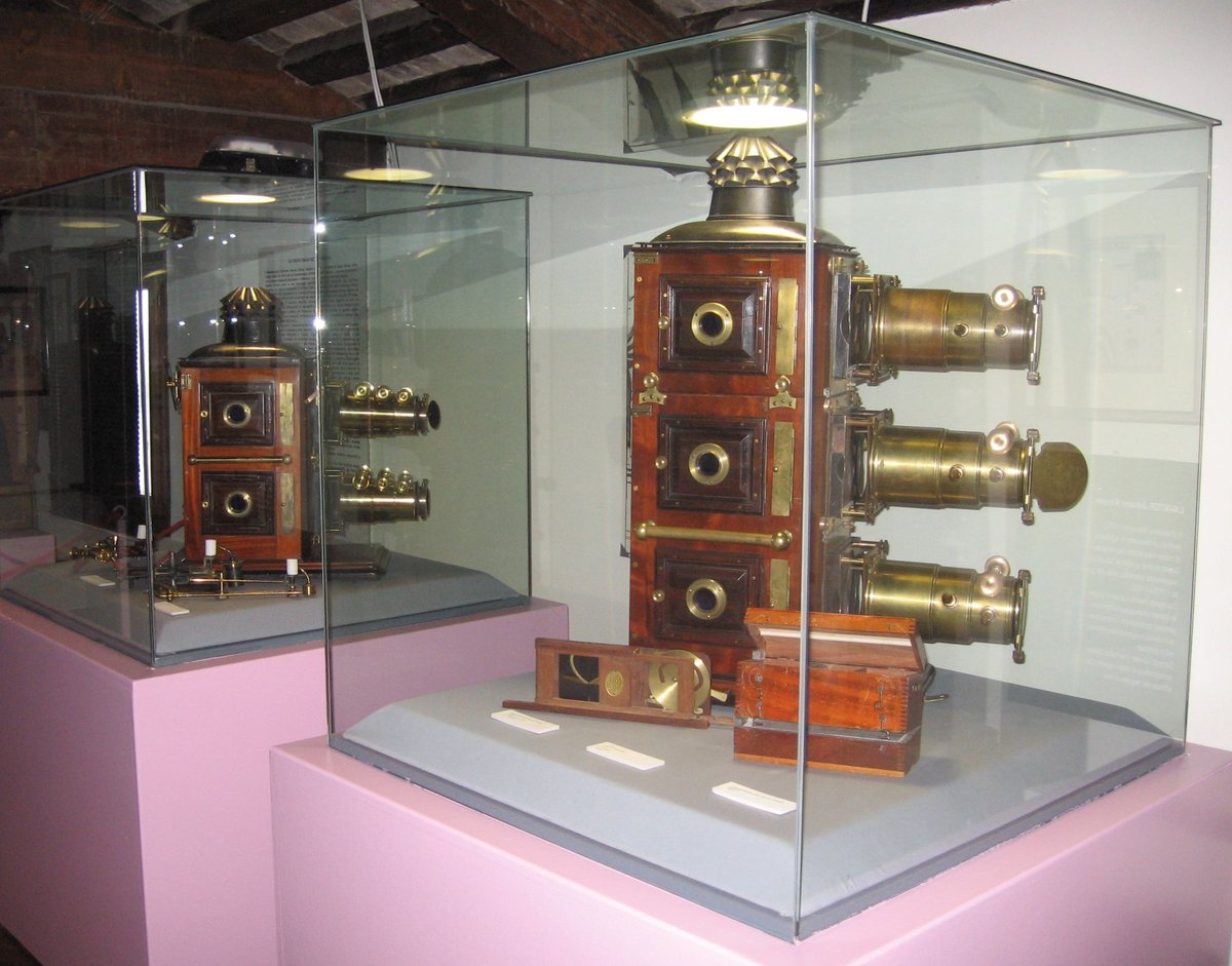 Bi-unial and tri-unial magic lanterns vintage projection devices