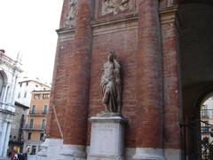 Statue at the Palazzo del Capitaniato in Vicenza