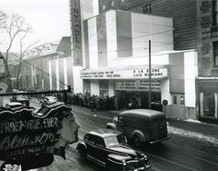 Historical photo of Théâtre St-Denis in the 1950s