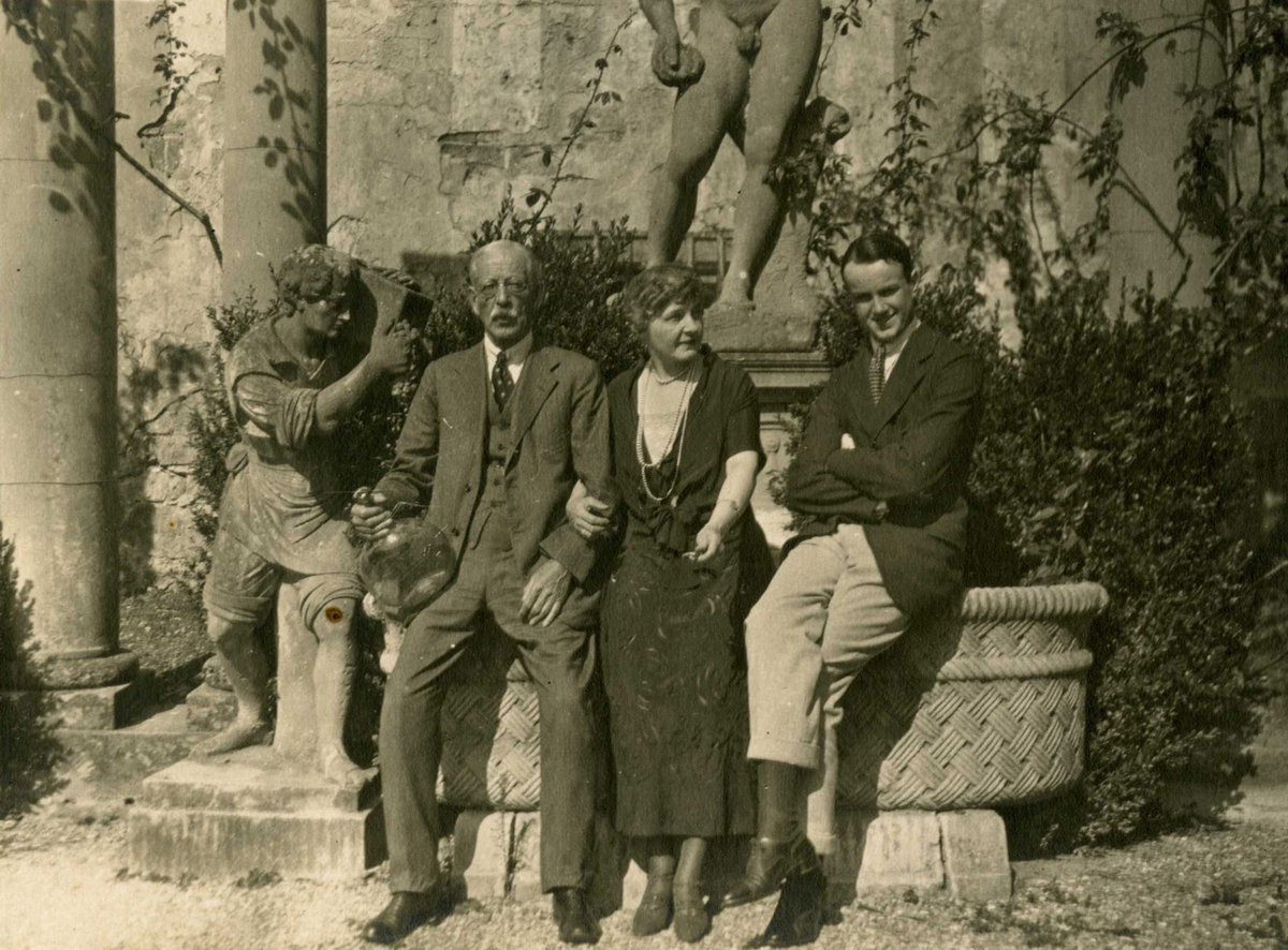 Harold Acton with his mother Hortense and his uncle Guy Mitchell at La Pietra in the 1920s
