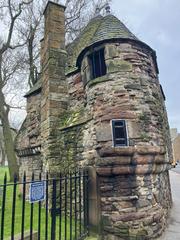 |
  Queen Mary'S Bath House