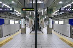 Platforms 1 and 2 of Morinomiya Station on Osaka Metro Nagahori-Tsurumi-Ryokuchi Line