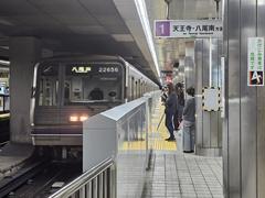 Osaka Metro 22 series train 22656F at a station