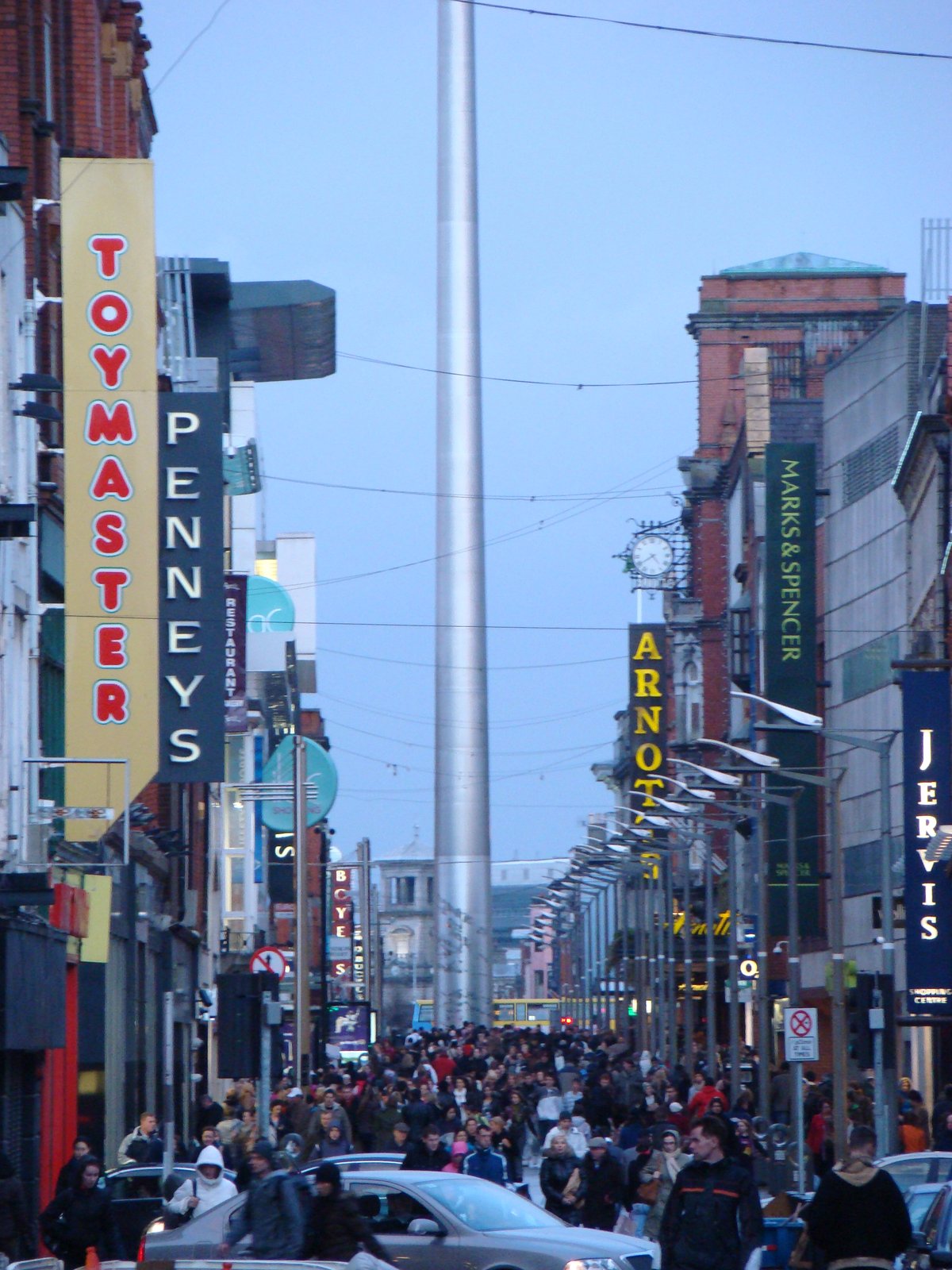 Demographic agglomeration in Mary Street Dublin at sunset