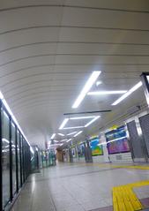 Ceiling lamp with HOMMACHI signage in the passage connecting Chuo Line and Midosuji Line at Hommachi Station