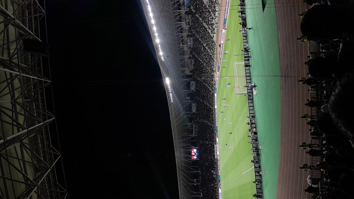 Qarabağ FK vs Bayern Leverkusen football match action