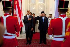 President Barack Obama and Indonesian President Susilo Bambang Yudhoyono at arrival ceremony at Istana Merdeka State Palace Jakarta