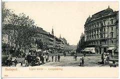 Historic black and white photo of Leopoldring in Budapest with horse-drawn carriages in 1905