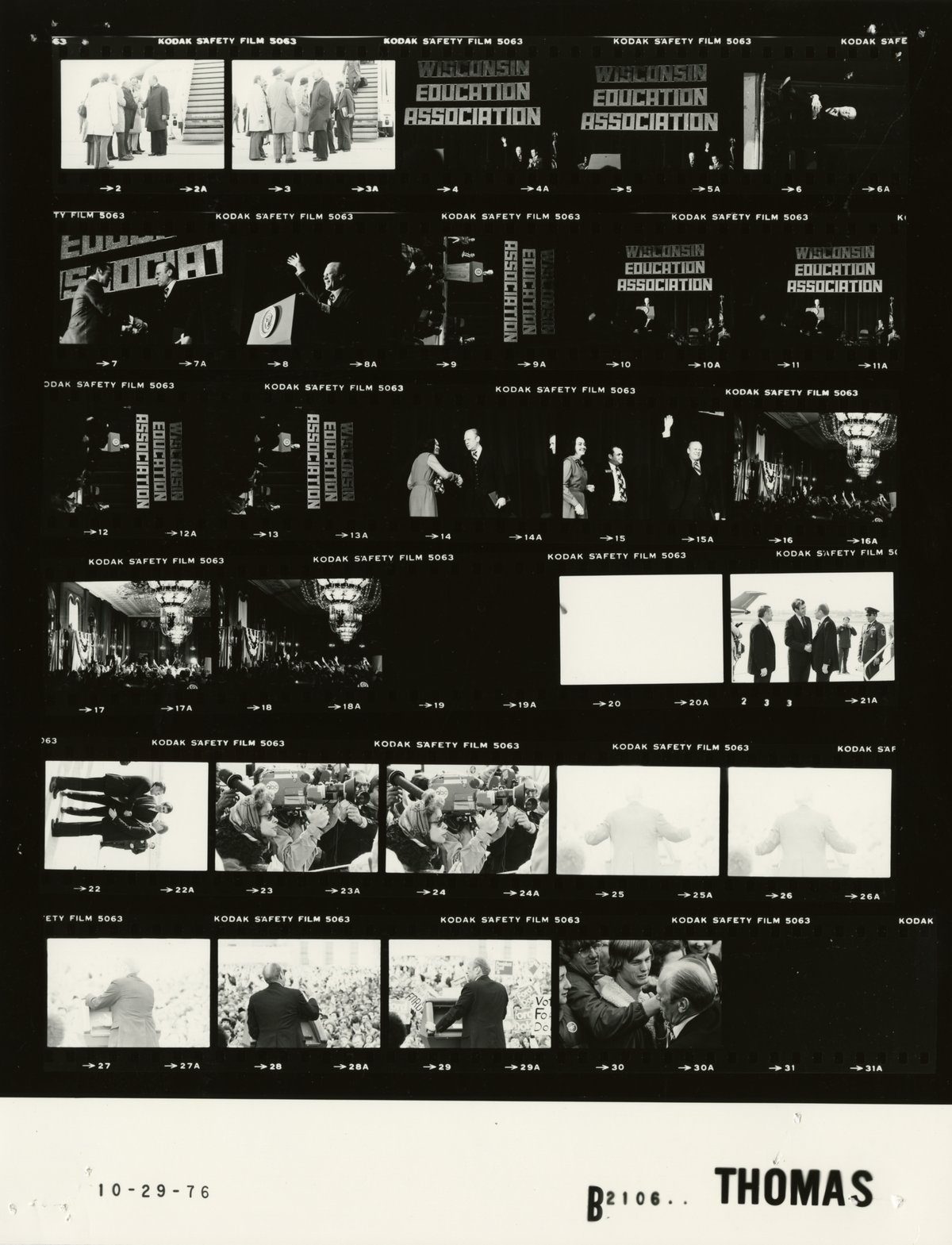 Photo contact sheet B2106 from Gerald R. Ford White House Photographic Office series