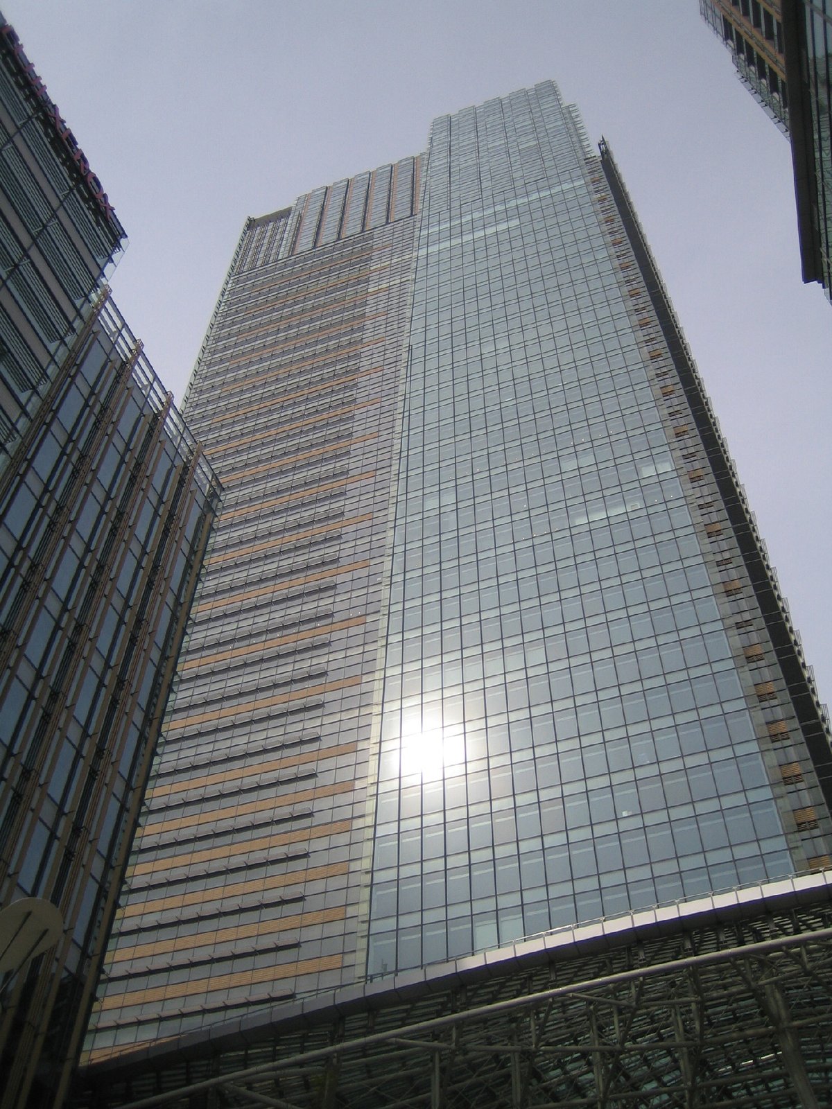 Midtown Tower in Tokyo cityscape during daytime