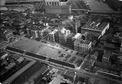Vintage black and white aerial view of Champ-de-Mars in Montréal, 1927